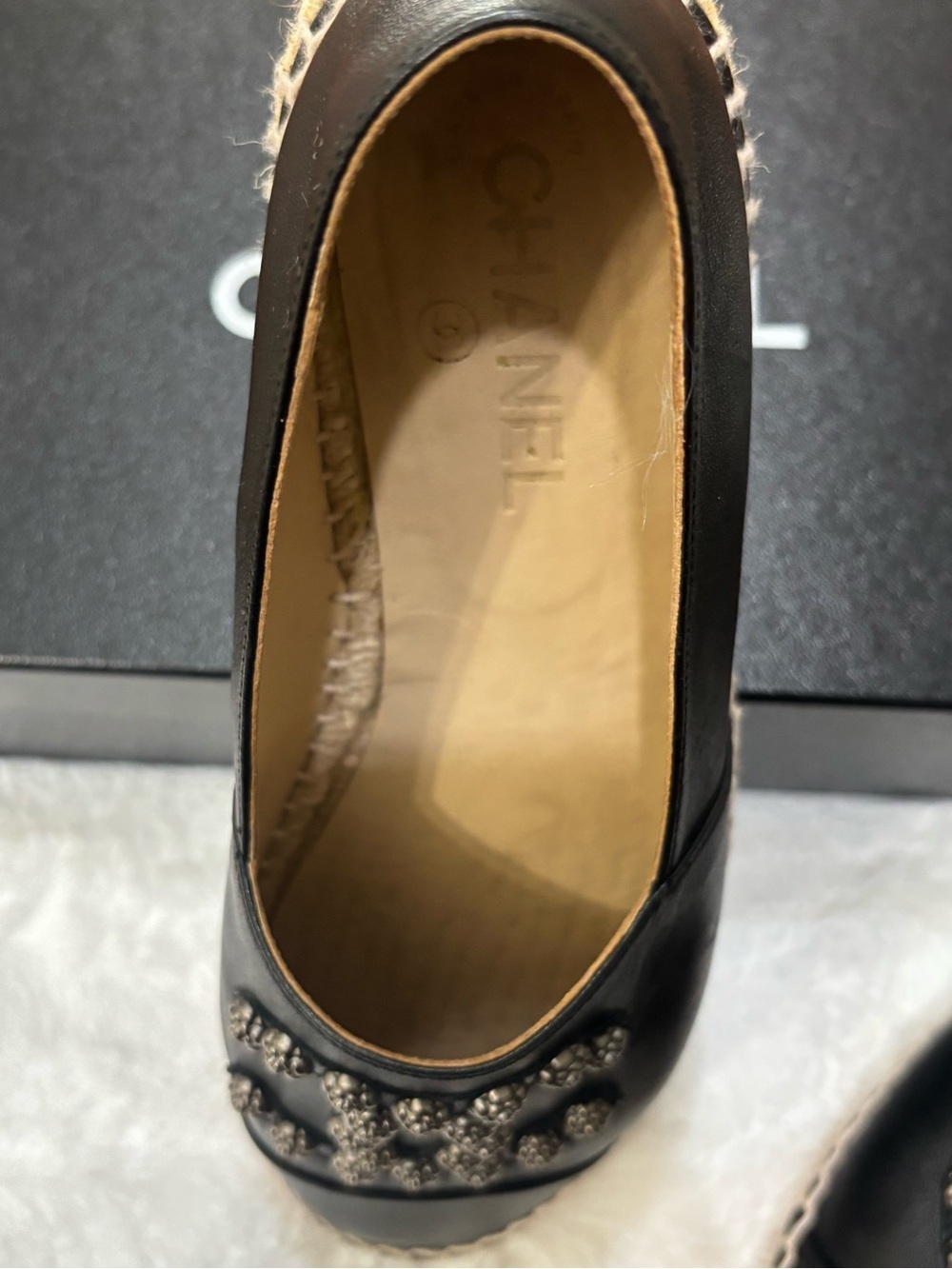 Pre-owned CHANEL Black Leather Espadrille Flats with Embellished CC - Picture 16 of 16